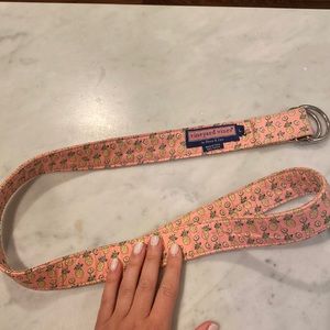 D Hook Belt with Pineapples Design